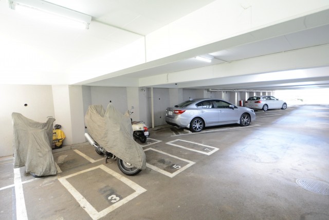 神楽坂ハウス 駐車場