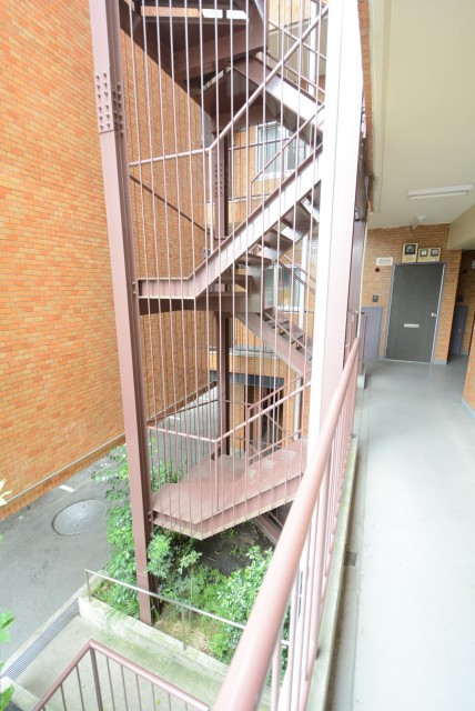 ライオンズマンション学芸大学 外廊下