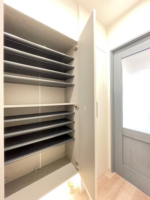 中落合ガーデニア 玄関