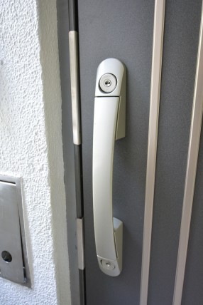 マンション雅叙苑 玄関