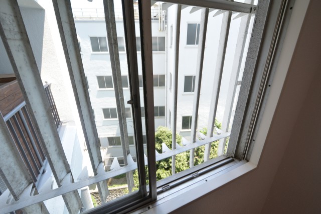 マンション雅叙苑 洋室2