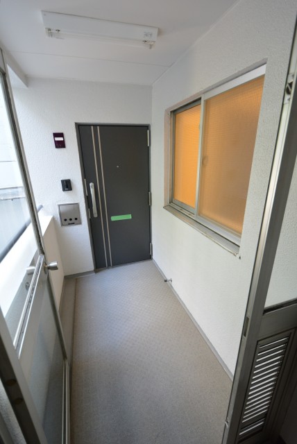 マンション雅叙苑 玄関