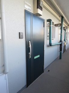 サードリハイツ本館 玄関扉 サードリハイツ本館 玄関扉