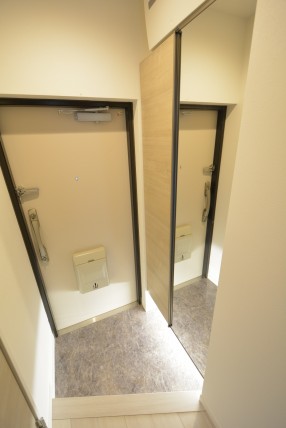 トーア明大前マンション 玄関