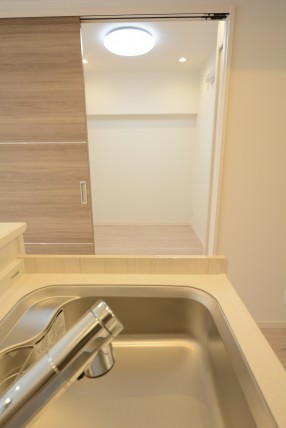 御苑フラワーマンション 洋室2