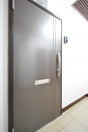 トーア明大前マンション 玄関