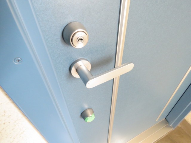 馬事公苑前ハイム　玄関扉