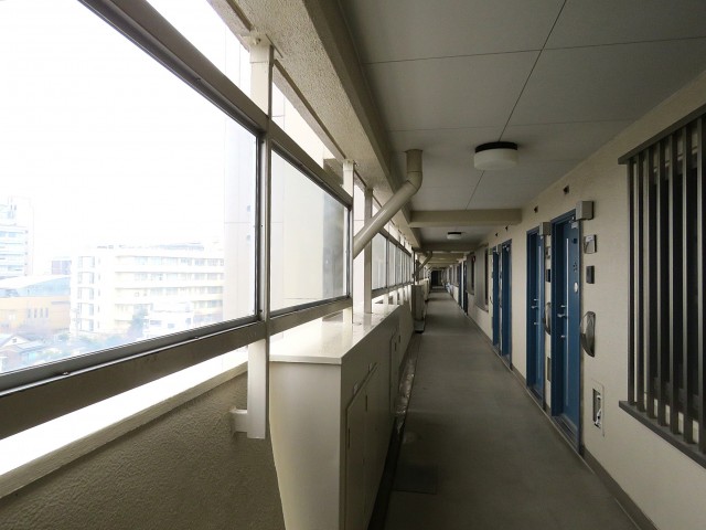 馬事公苑前ハイム　共用廊下
