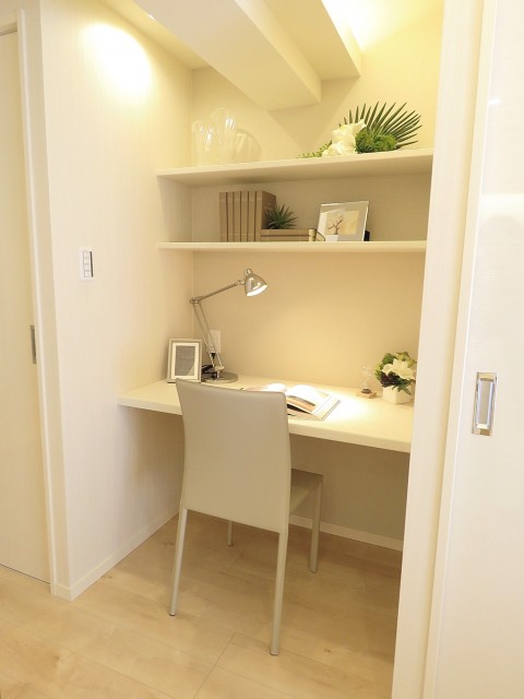 パシフィック馬事公苑前　机