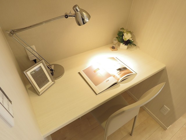 パシフィック馬事公苑前　机