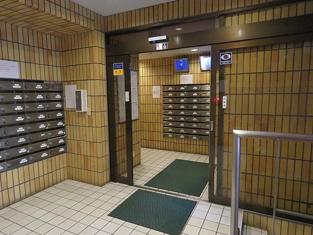 シティハウス西大久保　エントランス