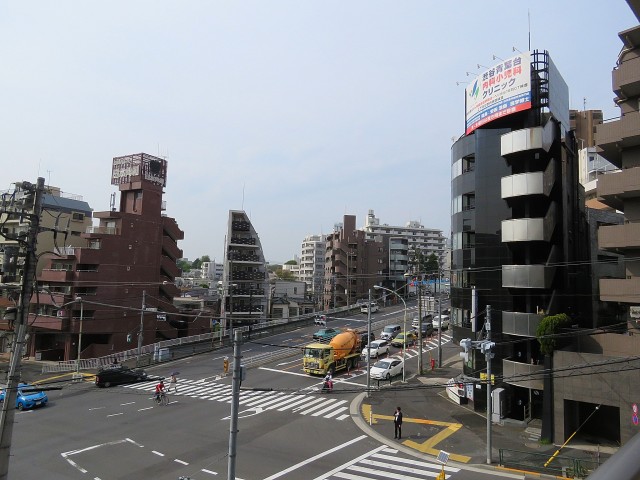 松見坂武蔵野マンション　共用廊下眺望