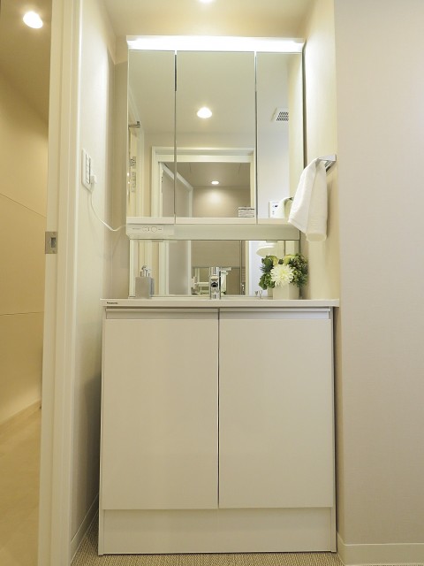 松見坂武蔵野マンション　洗面化粧台