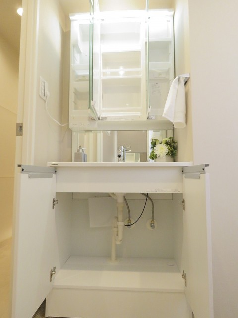 松見坂武蔵野マンション　洗面化粧台