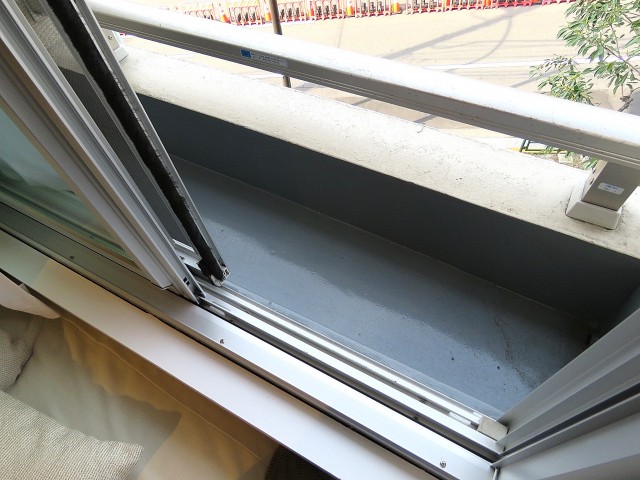 松見坂武蔵野マンション　窓