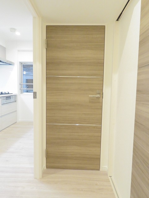 ライオンズマンション三軒茶屋第3　洗面室扉