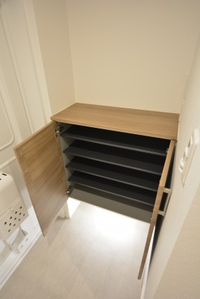 御苑フラワーマンション玄関