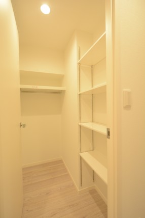 御苑フラワーマンション ウォークインクローゼット