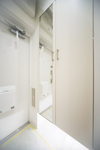 日商岩井碑文谷マンション 玄関廊下