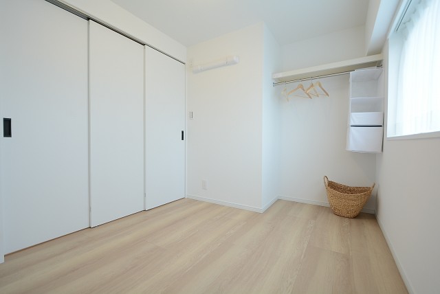 ライオンズマンション玉堤 洋室2