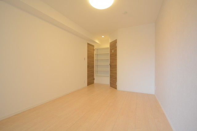 馬事公苑前ハイム2号棟 洋室1