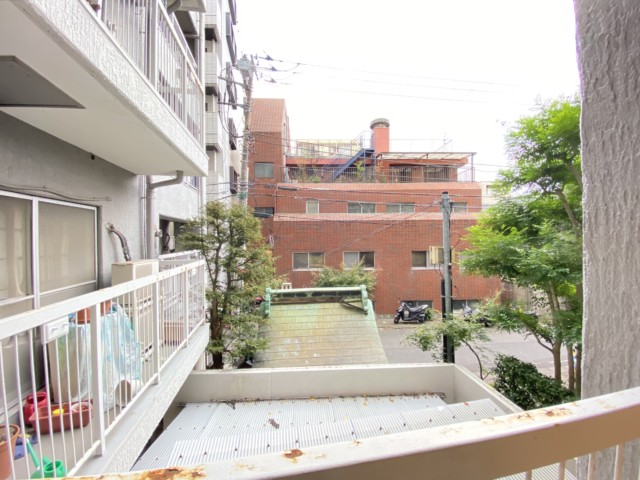 三軒茶屋サンハイツ バルコニー