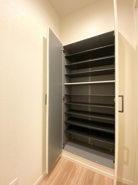 三軒茶屋サンハイツ 玄関