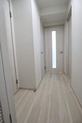 秀和南大井レジデンス 玄関