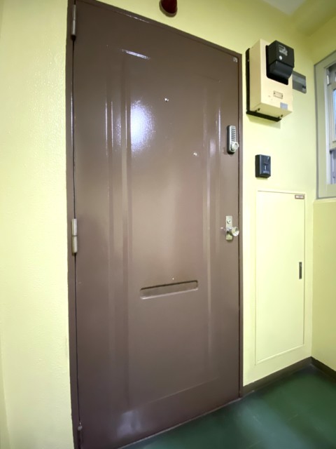 三軒茶屋サンハイツ 玄関