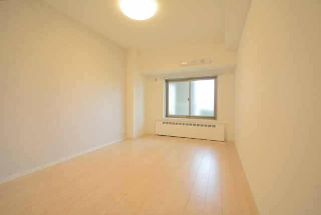 馬事公苑前ハイム2号棟 洋室1