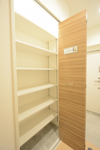 馬事公苑前ハイム2号棟 玄関