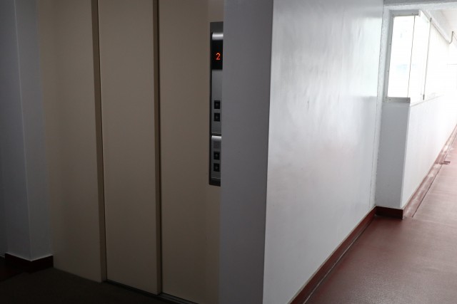 秀和南大井レジデンス 玄関