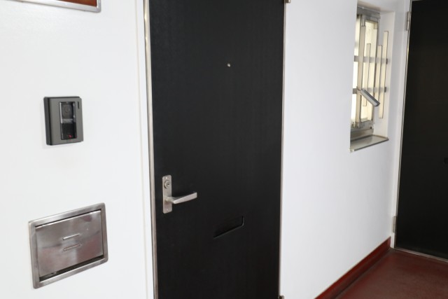 秀和南大井レジデンス 玄関