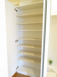 柿の木坂東豊エステート　シューズボックス