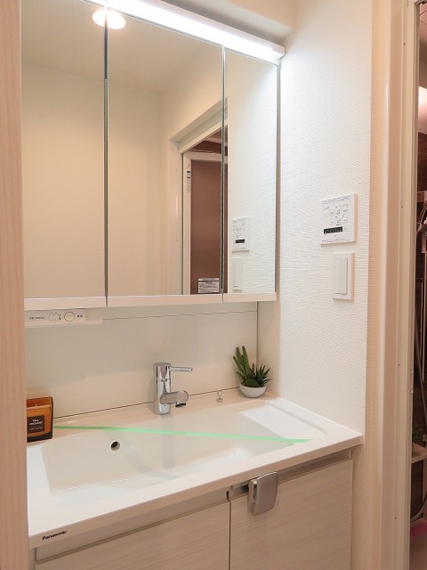 柿の木坂東豊エステート　洗面化粧台