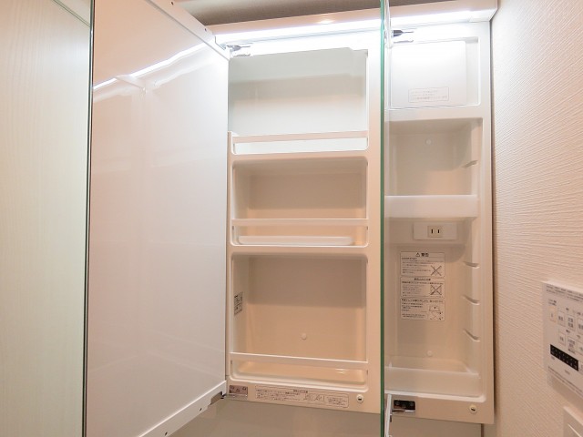 柿の木坂東豊エステート　洗面化粧台