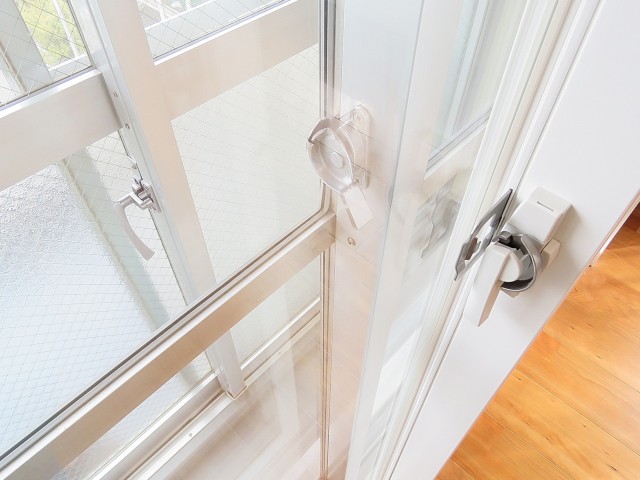 柿の木坂東豊エステート　三重サッシ