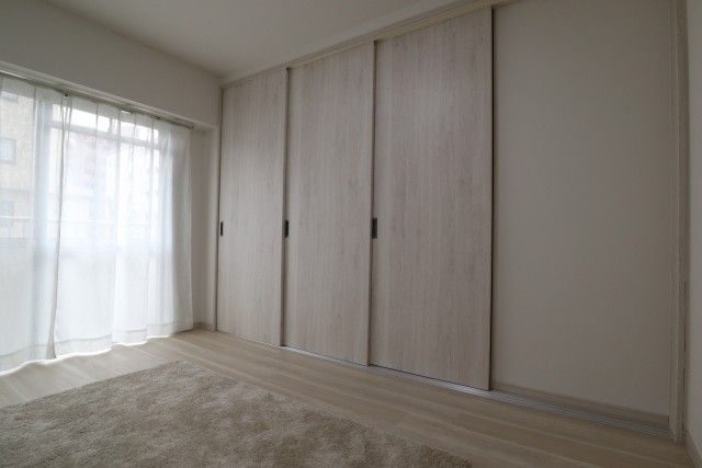 秀和南大井レジデンス洋室