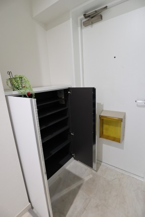 秀和南大井レジデンス 玄関