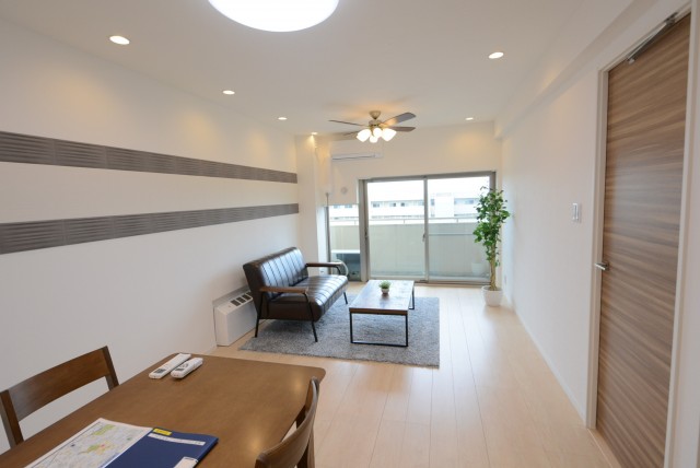 馬事公苑前ハイム2号棟 リビング・ダイニング