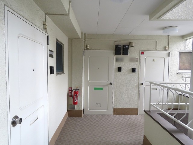 柿の木坂東豊エステート　玄関扉