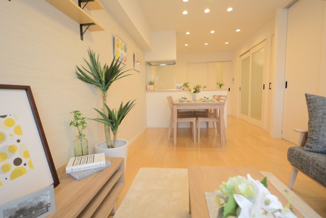 サンドエル松原 リビング・ダイニング