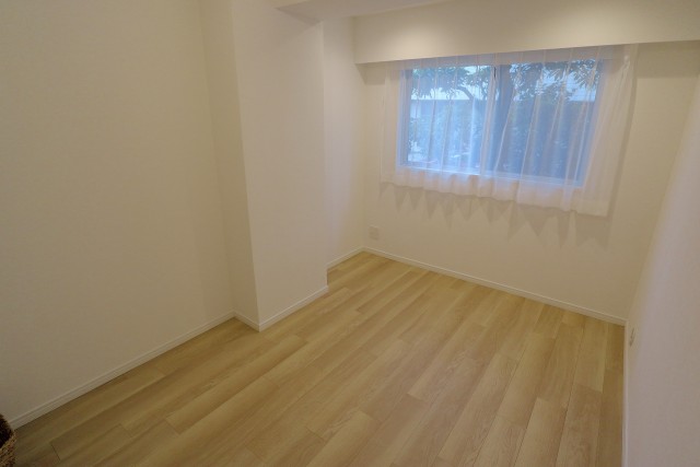 日商岩井桜新町マンション 洋室1