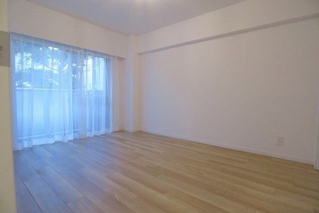 日商岩井桜新町マンション 洋室2