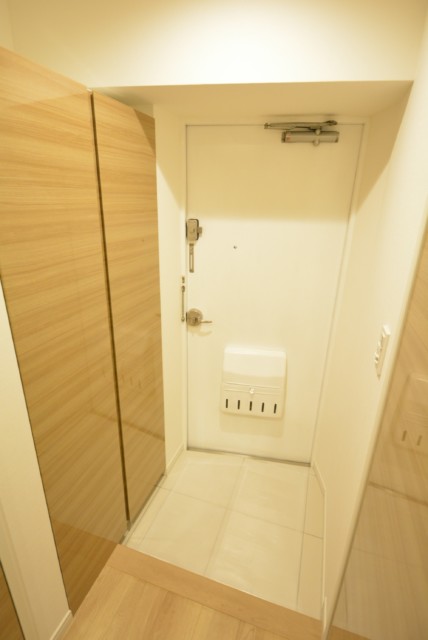 アルテール新宿 玄関