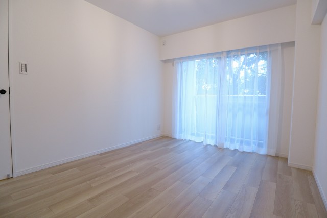 日商岩井桜新町マンション 洋室2