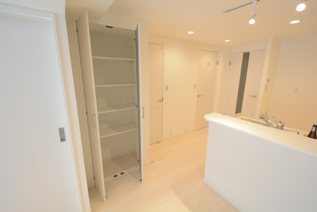 ハイネス哲学堂 リビング