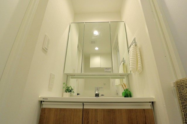 日商岩井桜新町マンション　洗面