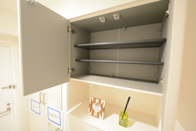 ハイネス哲学堂 玄関