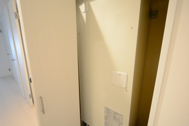 ハイネス哲学堂 玄関